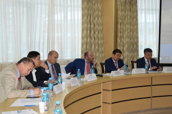 Заседание круглого стола «Внедрение инструментов защиты профессиональной деятельности врачей в правовом поле» на базе Астанинского медицинского университета 18 ноября 2019 года